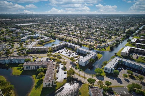 Купить кондоминиум в Санрайз, Флорида 2 спальни, 78.97м2, № 2088555 - фото 5