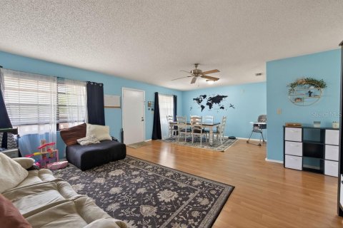 Condo in Largo, Florida, 2 bedrooms № 2117998 - photo 9