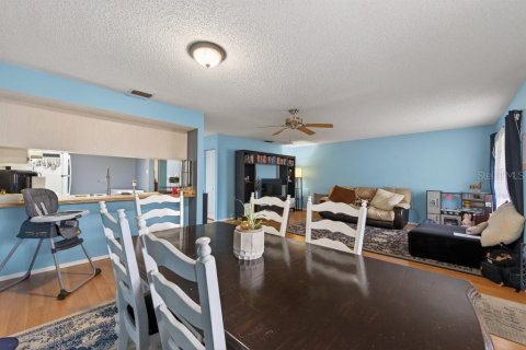 Condo in Largo, Florida, 2 bedrooms № 2117998 - photo 13