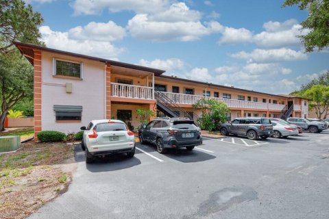 Condo in Largo, Florida, 2 bedrooms № 2117998 - photo 2