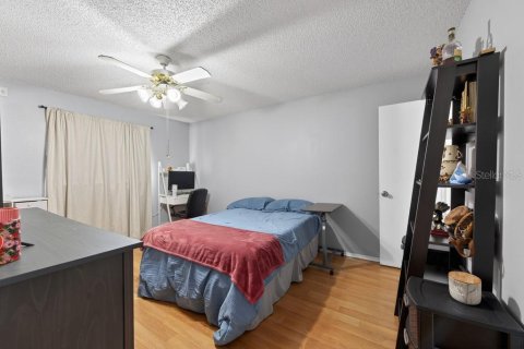 Condo in Largo, Florida, 2 bedrooms № 2117998 - photo 21