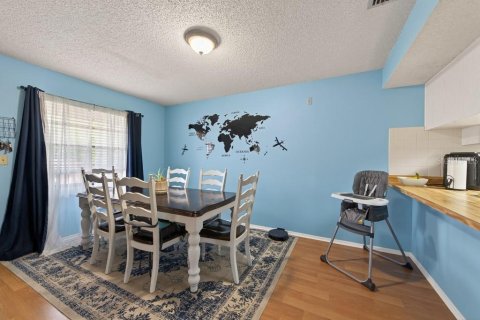 Condo in Largo, Florida, 2 bedrooms № 2117998 - photo 12
