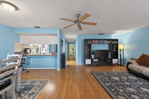 Condo in Largo, Florida, 2 bedrooms № 2117998 - photo 5
