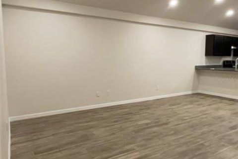 Apartamento en alquiler en Port Charlotte, Florida, 2 dormitorios, 97.73 m2 № 1885034 - foto 4