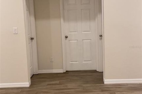 Apartamento en alquiler en Port Charlotte, Florida, 2 dormitorios, 97.73 m2 № 1885034 - foto 11
