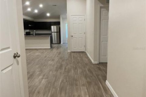 Apartamento en alquiler en Port Charlotte, Florida, 2 dormitorios, 97.73 m2 № 1885034 - foto 2