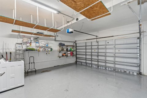 Villa ou maison à vendre à Pembroke Pines, Floride: 4 chambres, 225.57 m2 № 2395518 - photo 28