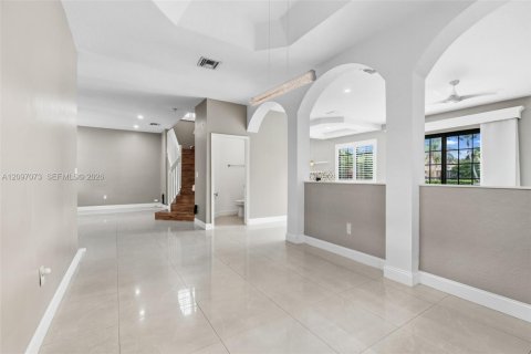 Villa ou maison à vendre à Pembroke Pines, Floride: 4 chambres, 225.57 m2 № 2395518 - photo 16