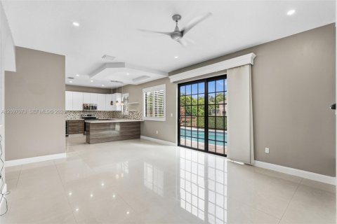 Villa ou maison à vendre à Pembroke Pines, Floride: 4 chambres, 225.57 m2 № 2395518 - photo 21