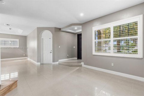 Villa ou maison à vendre à Pembroke Pines, Floride: 4 chambres, 225.57 m2 № 2395518 - photo 12