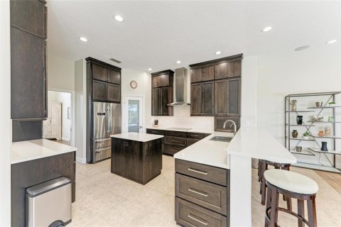 House in Bradenton, Florida 4 bedrooms, 322.09 sq.m. № 1683040 - photo 9