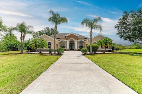 House in Bradenton, Florida 4 bedrooms, 322.09 sq.m. № 1683040 - photo 3