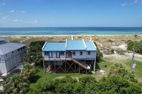 House in Placida, Florida 4 bedrooms, 177.54 sq.m. № 1082998 - photo 6