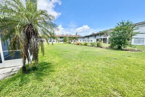 Condominio en venta en Port Charlotte, Florida, 1 dormitorio, 77.02 m2 № 1869130 - foto 25