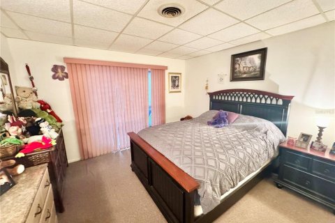 Condominio en venta en Port Charlotte, Florida, 1 dormitorio, 77.02 m2 № 1869130 - foto 17