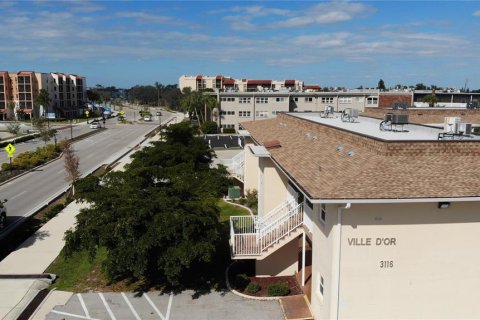 Condominio en venta en Port Charlotte, Florida, 1 dormitorio, 77.02 m2 № 1869130 - foto 29