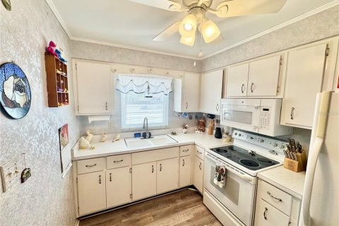 Condominio en venta en Port Charlotte, Florida, 1 dormitorio, 77.02 m2 № 1869130 - foto 6