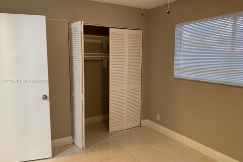 Condo in Miramar, Florida, 2 bedrooms № 1984926 - photo 16