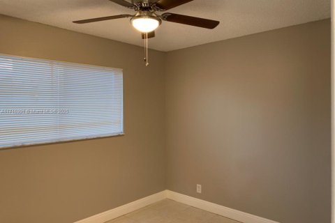 Condo in Miramar, Florida, 2 bedrooms № 1984926 - photo 17