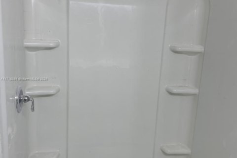 Condo in Miramar, Florida, 2 bedrooms № 1984926 - photo 23