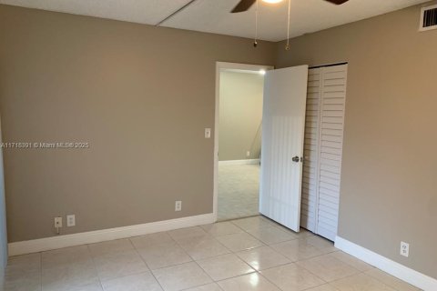Condo in Miramar, Florida, 2 bedrooms № 1984926 - photo 18