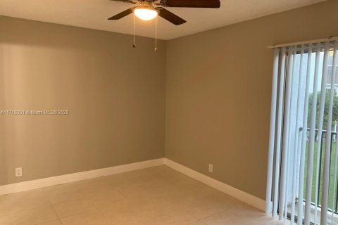 Condo in Miramar, Florida, 2 bedrooms № 1984926 - photo 19