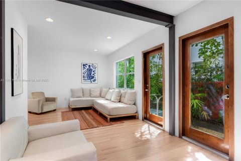 Apartamento en alquiler en Miami Beach, Florida, 1 dormitorio, 85.66 m2 № 1953419 - foto 3