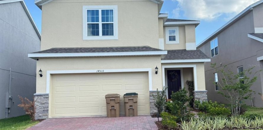 House in Clermont, Florida 4 bedrooms, 235.6 sq.m. № 1673755