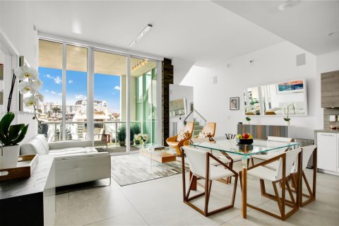 Condo in Sunny Isles Beach, Florida, 2 bedrooms  № 1954058 - photo 1