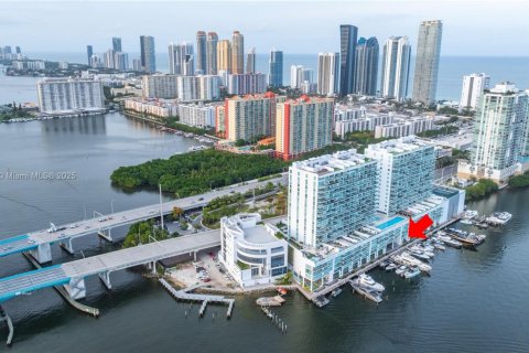 Condo in Sunny Isles Beach, Florida, 2 bedrooms  № 1954058 - photo 18