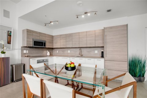 Condo in Sunny Isles Beach, Florida, 2 bedrooms  № 1954058 - photo 3
