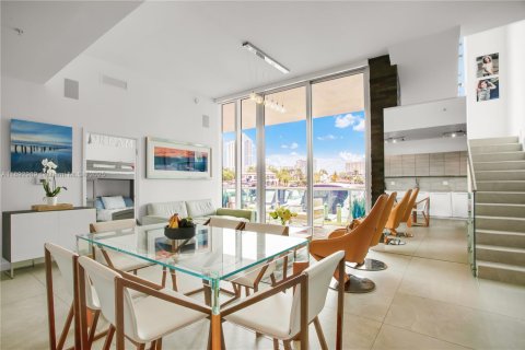 Condo in Sunny Isles Beach, Florida, 2 bedrooms  № 1954058 - photo 2