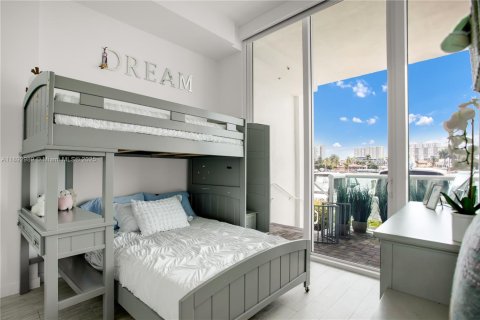 Condo in Sunny Isles Beach, Florida, 2 bedrooms  № 1954058 - photo 10