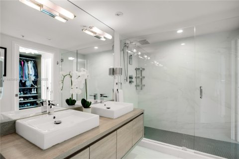 Condo in Sunny Isles Beach, Florida, 2 bedrooms  № 1954058 - photo 9
