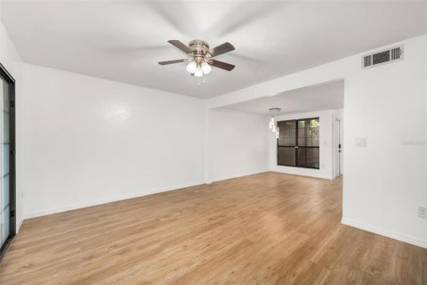Adosado en venta en Gainesville, Florida, 3 dormitorios, 127.28 m2 № 2223472 - foto 9