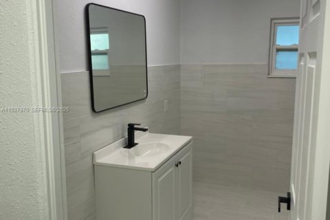 Снять в аренду виллу или дом в Уинтер-Хейвен, Флорида 3 спальни, 128.21м2, № 1988172 - фото 11