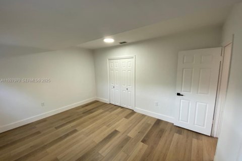 Снять в аренду виллу или дом в Уинтер-Хейвен, Флорида 3 спальни, 128.21м2, № 1988172 - фото 3