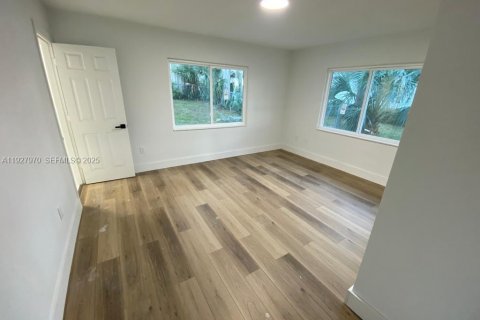 Снять в аренду виллу или дом в Уинтер-Хейвен, Флорида 3 спальни, 128.21м2, № 1988172 - фото 15