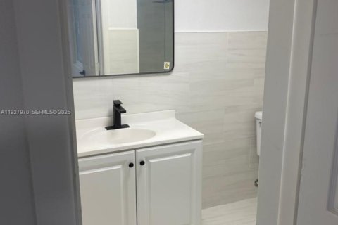 Снять в аренду виллу или дом в Уинтер-Хейвен, Флорида 3 спальни, 128.21м2, № 1988172 - фото 18