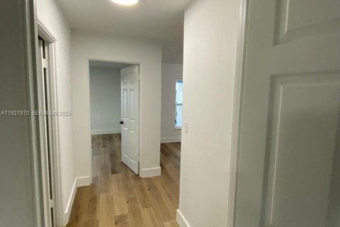 Снять в аренду виллу или дом в Уинтер-Хейвен, Флорида 3 спальни, 128.21м2, № 1988172 - фото 14