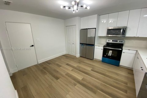 Снять в аренду виллу или дом в Уинтер-Хейвен, Флорида 3 спальни, 128.21м2, № 1988172 - фото 29