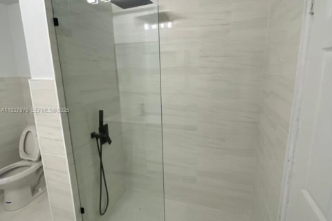 Снять в аренду виллу или дом в Уинтер-Хейвен, Флорида 3 спальни, 128.21м2, № 1988172 - фото 12