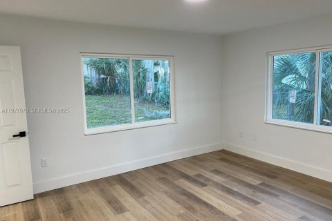 Снять в аренду виллу или дом в Уинтер-Хейвен, Флорида 3 спальни, 128.21м2, № 1988172 - фото 16