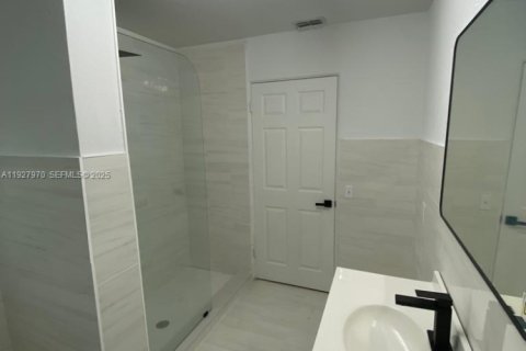 Снять в аренду виллу или дом в Уинтер-Хейвен, Флорида 3 спальни, 128.21м2, № 1988172 - фото 13