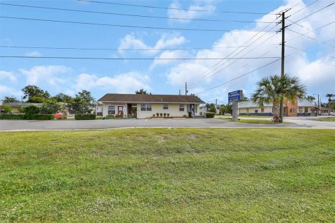 Commercial property in DeLand, Florida 315.31 sq.m. № 1525672 - photo 3