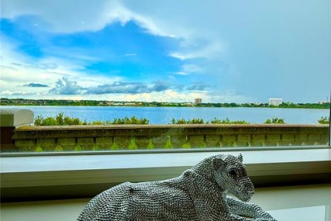 Condominio en alquiler en Orlando, Florida, 2 dormitorios, 169.45 m2 № 1899656 - foto 18