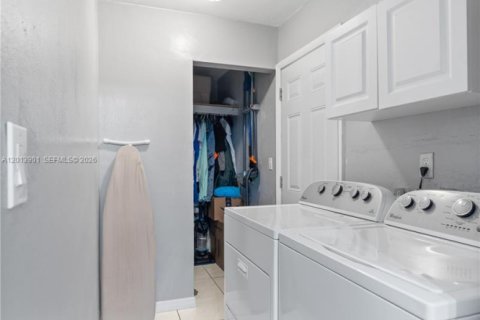 Villa ou maison à vendre à Miami Gardens, Floride: 3 chambres, 112.04 m2 № 2176081 - photo 14