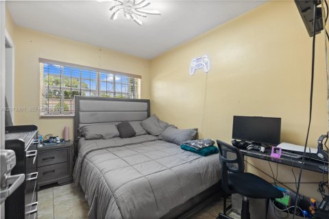 Villa ou maison à vendre à Miami Gardens, Floride: 3 chambres, 112.04 m2 № 2176081 - photo 11