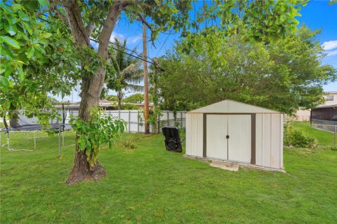 Villa ou maison à vendre à Miami Gardens, Floride: 3 chambres, 112.04 m2 № 2176081 - photo 19