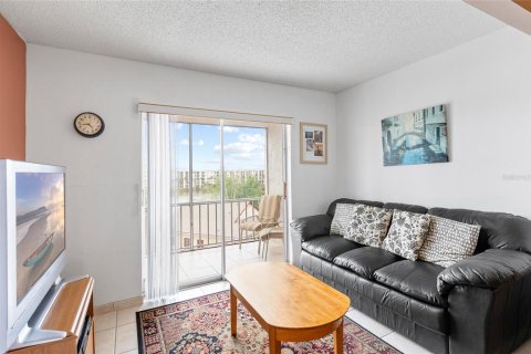 Condo in Bradenton, Florida, 2 bedrooms  № 2142353 - photo 15